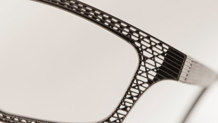Unique and cost-effective: The filigree grid structure of the Hoet spectacle frame is made of titanium from an EOS M 290