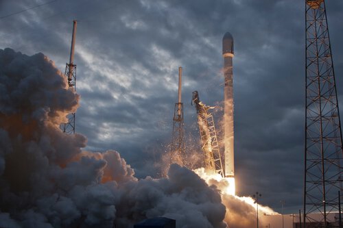 Launching Falcon 9 Rocket | © Photo by SpaceX on Unsplash