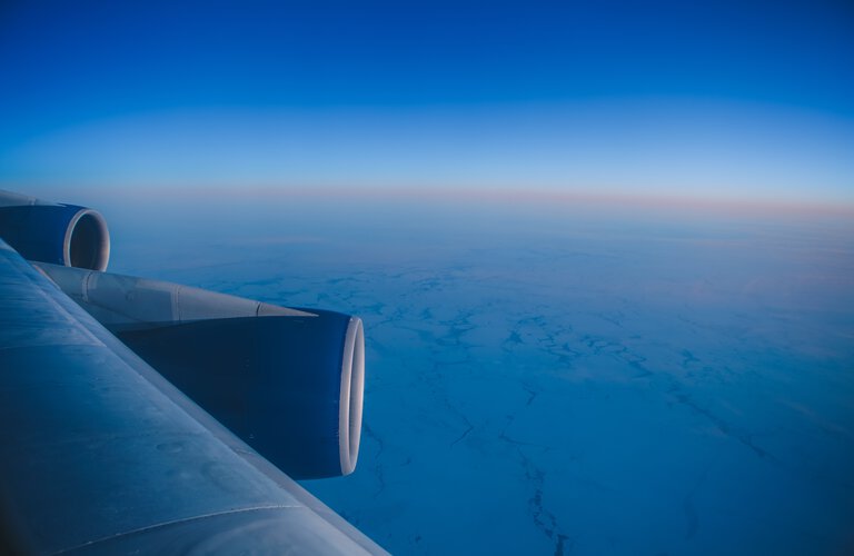 View out of aeroplane | © Photo by Tim Trad on Unsplash