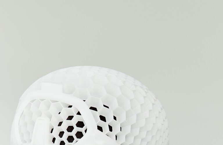 Bicycle helmet from HEXR, PA 1101, 3D printing, laser | © EOS